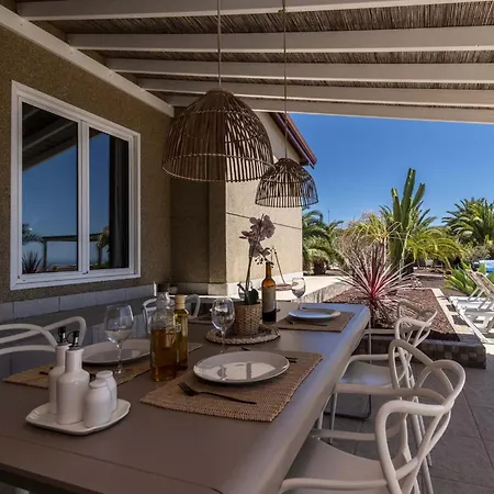 Casa Palmeras Holiday home *
