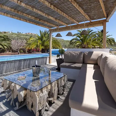 Casa Palmeras Holiday home *