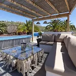 Casa Palmeras Feriehus *